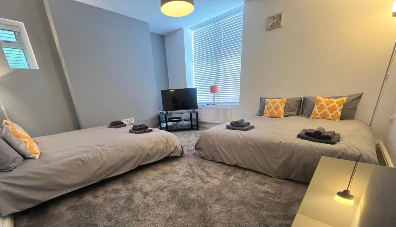 Spacious Ground Floor Suite Comfortably Sleeps Up To Eight Halifax Luaran gambar
