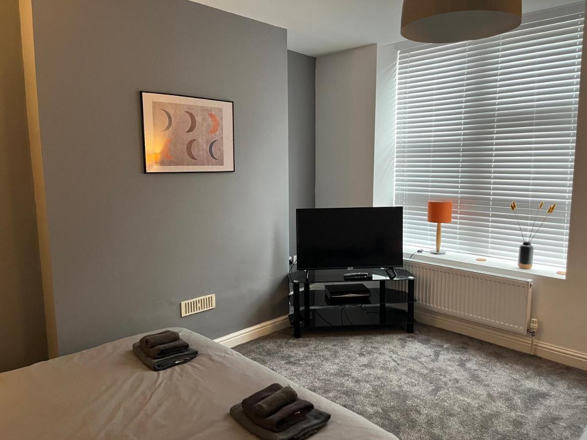 Spacious Ground Floor Suite Comfortably Sleeps Up To Eight Halifax Luaran gambar