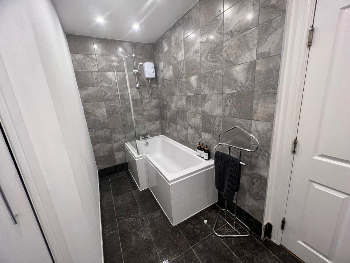 Spacious Ground Floor Suite Comfortably Sleeps Up To Eight Halifax Luaran gambar
