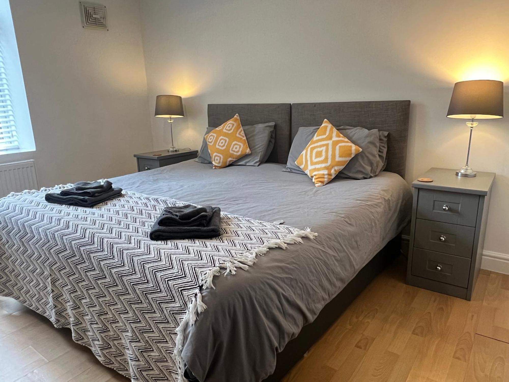 Spacious Ground Floor Suite Comfortably Sleeps Up To Eight Halifax Luaran gambar